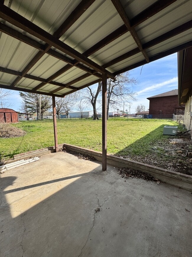 Building Photo - 607 Lehigh Ave