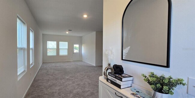 Building Photo - 452 Hennepin Lp