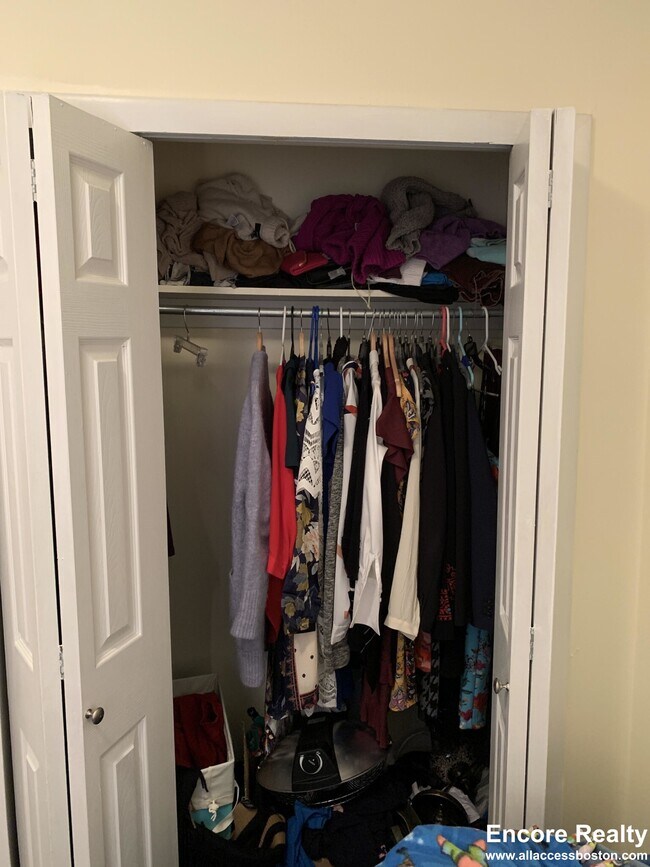 Building Photo - 145 Endicott St