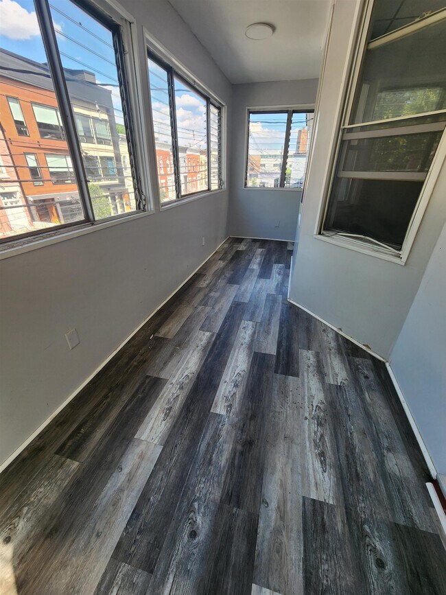 Building Photo - 105 Wilkinson Ave