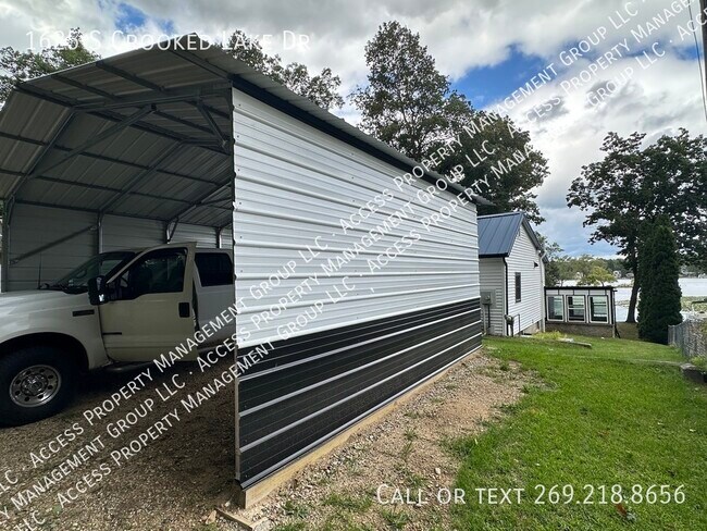 Building Photo - 1625 S Crooked Lake Dr