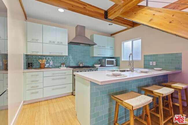 Building Photo - 621 Rose Ave