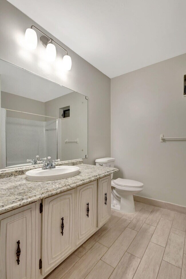 Building Photo - 10789 N Military Trl