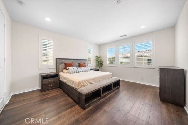 Building Photo - 120 Halo