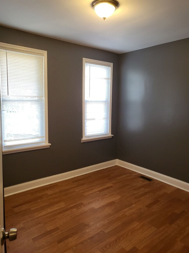 Building Photo - 1607 Cliftview Ave