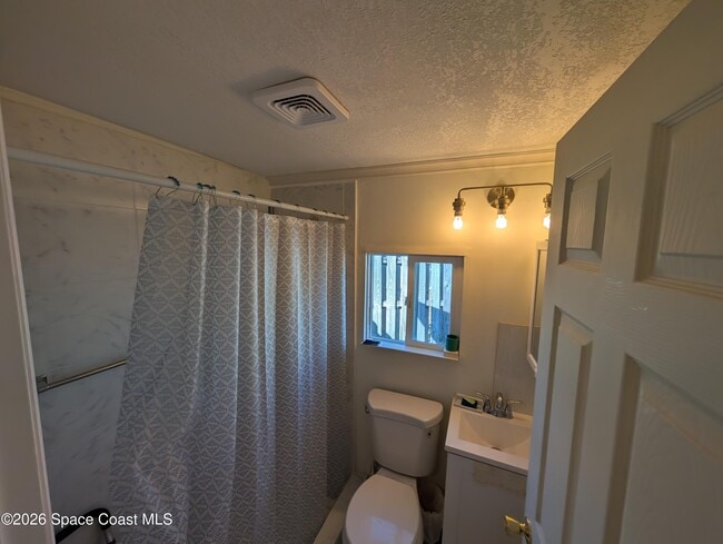 Building Photo - 2050 N Shannon Ave