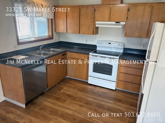 Building Photo - 33321 SW Maple St