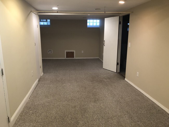 Building Photo - 18124 Lomond Blvd