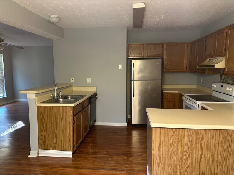 Building Photo - 1057 Rock Creek Ln