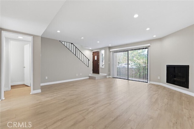 Building Photo - 8633 Balboa Blvd