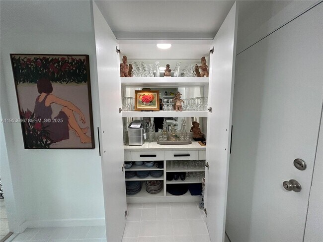 Building Photo - 700 Biltmore Way