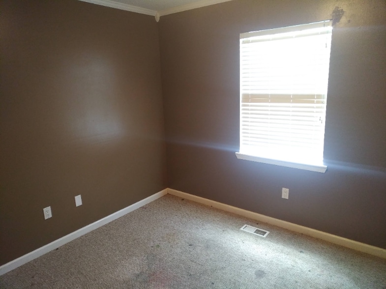 Building Photo - 1310 Santa Fe Cir