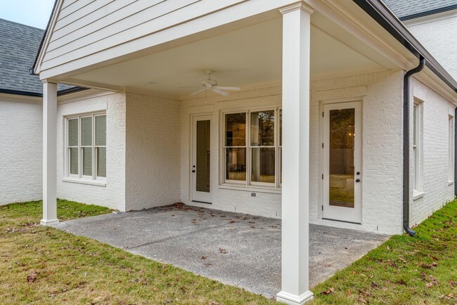 Building Photo - 455 Oma Cove