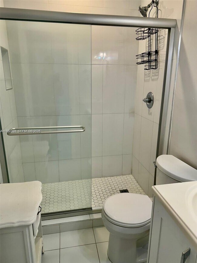 Building Photo - 301 E McNab Rd