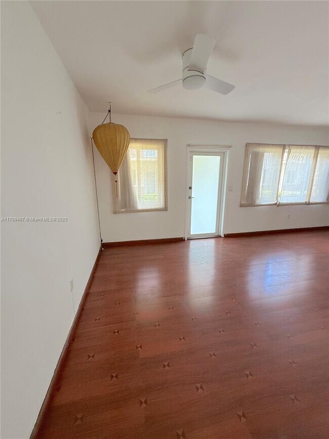 Building Photo - 1110 Venetian Way