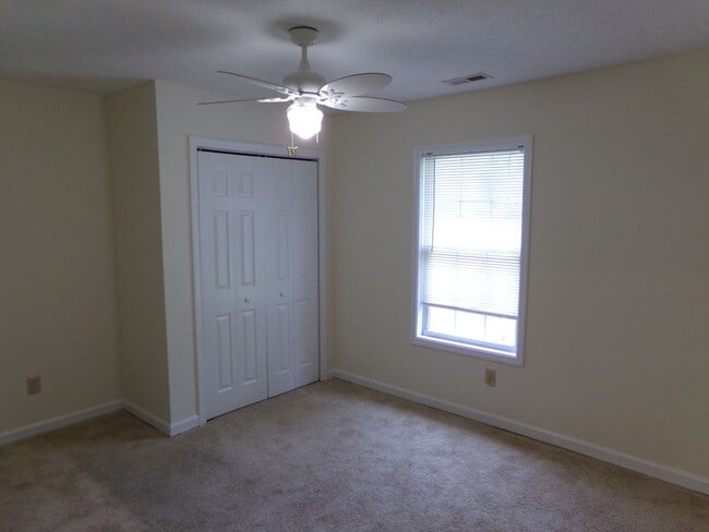 Building Photo - Just minutes from Cherry Point MCAS