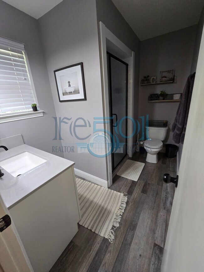 Building Photo - *Coming Available In Late June* Updated Midtown is a MUST see!
