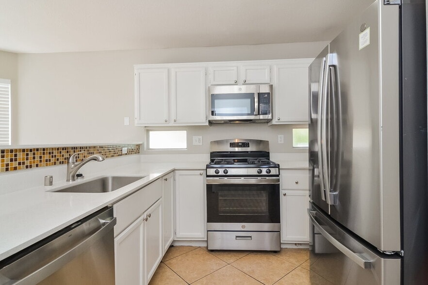 Building Photo - 5571 Slice Dr