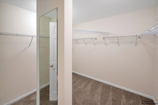 Building Photo - 1848 Crenshaw Cir