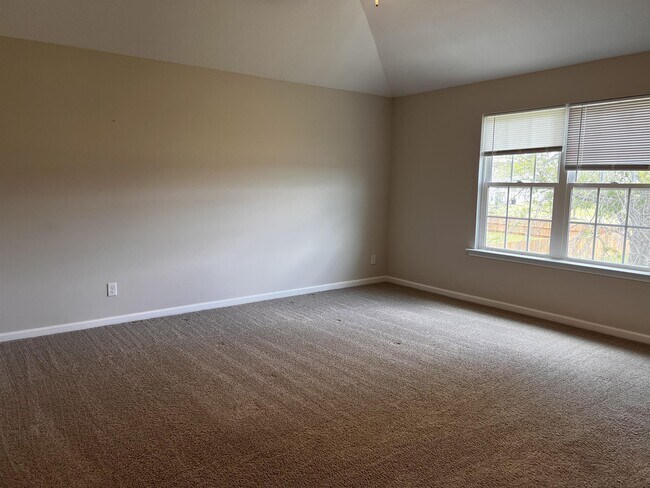Building Photo - 283 Summerhill Dr