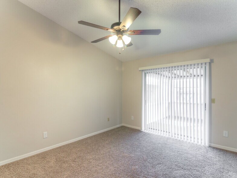 Building Photo - 1247 Holly Springs Cir