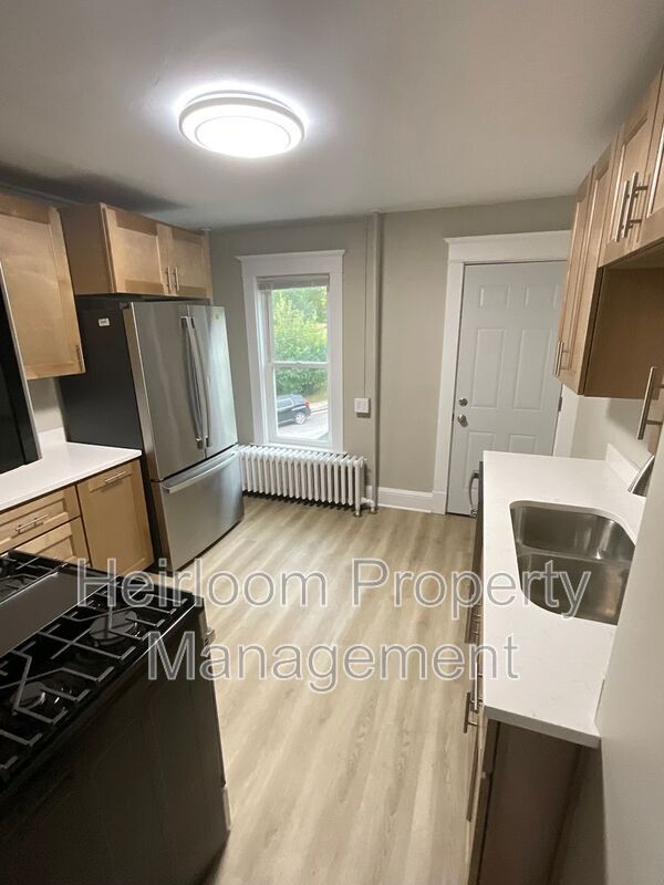 Building Photo - 601 Woodland Ave