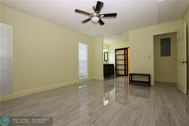Building Photo - 20844 Vinesta Cir