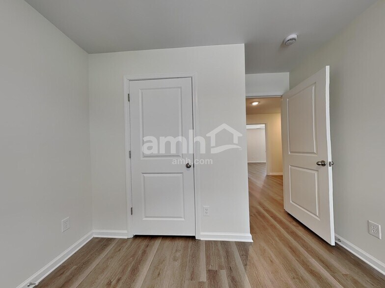 Building Photo - 104 Tupelo Ct