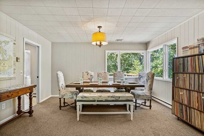 Building Photo - 1345 Long Creek Dr