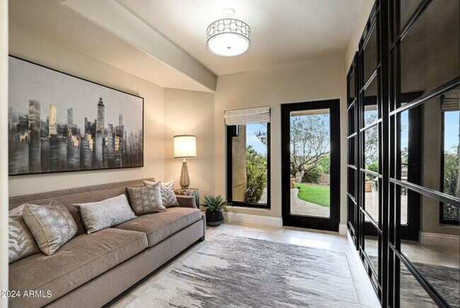 Building Photo - Beautiful custom home with backyard Oasis!