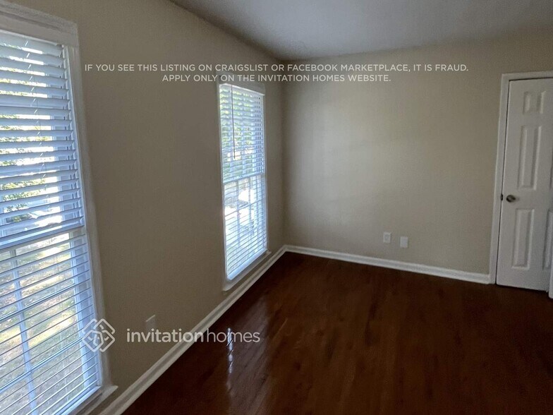 Building Photo - 125 Astwood Ct