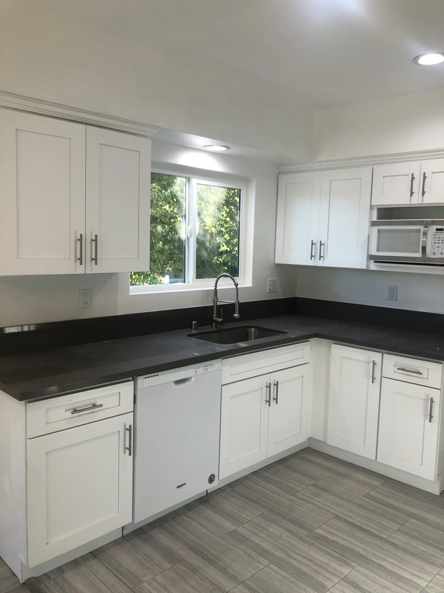 Building Photo - 10823 Camarillo St