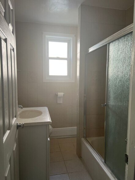 Building Photo - 214 Goffe Terrace