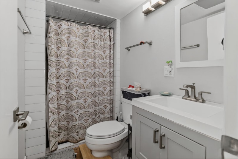 Building Photo - 15646 W 1st Dr