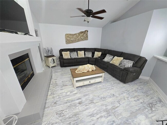 Building Photo - 28739 Raleigh Pl