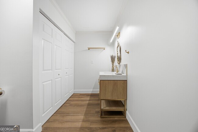 Building Photo - 23117 Plantation Dr NE