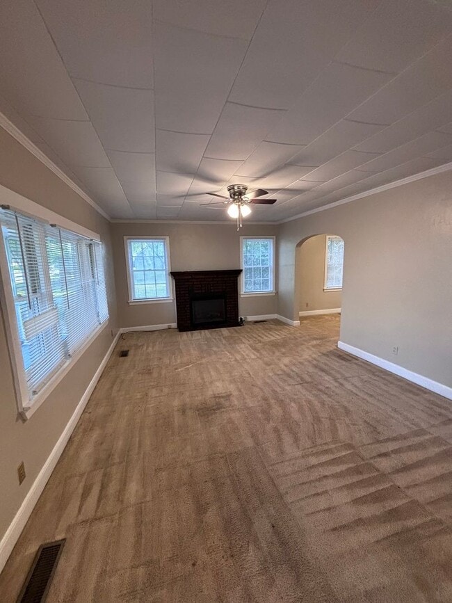 Building Photo - 3 Bed 1 Bath House