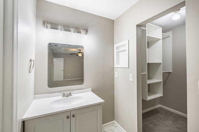 Building Photo - 7811 Falcon Rest Cir