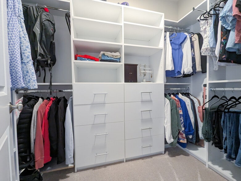 Closer view of Closet - 16324 131st St SE