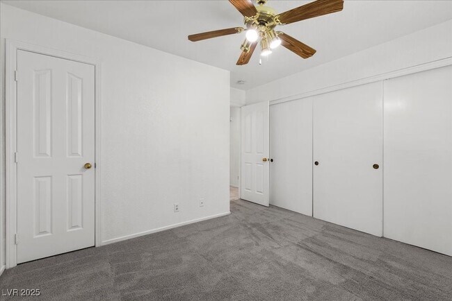 Building Photo - 2623 S Durango Dr