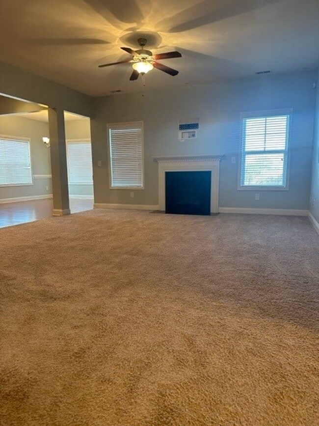 Building Photo - 103 Clovis Ct