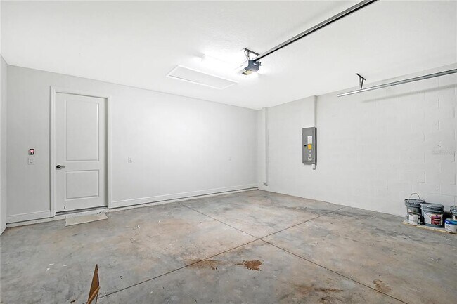Building Photo - 8168 Sternway Rd
