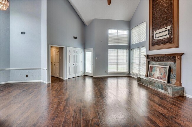 Building Photo - 7700 Windmere Ct