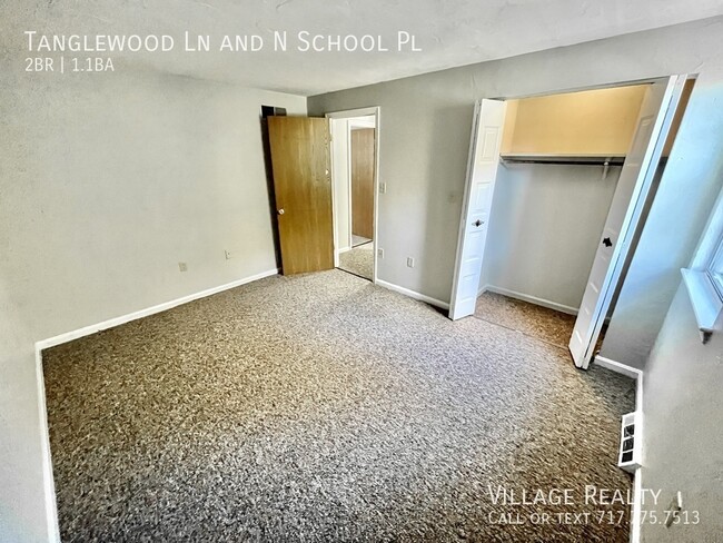 Building Photo - Spacious 2-BR Townhome in Dallastown Schoo...