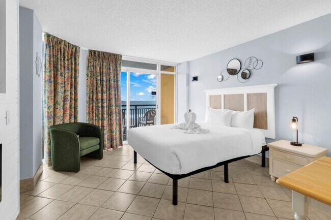 Building Photo - 647 N Creekside Dr