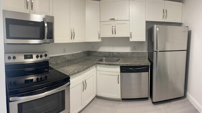 Building Photo - 4800 NW 79th Ave