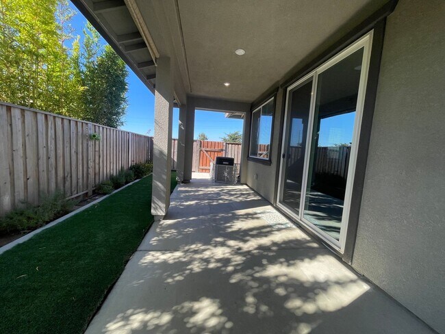 Building Photo - 601 Belfonte St