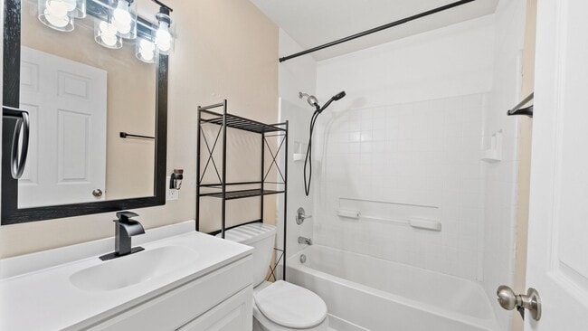 Building Photo - Rancho Cordova - 2 Bedroom