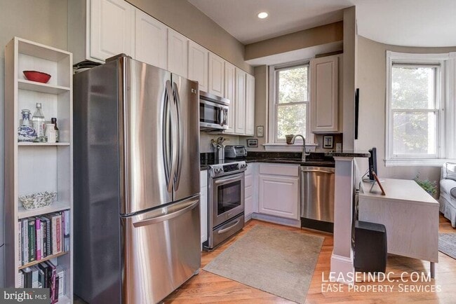 Building Photo - 1201 Q St NW