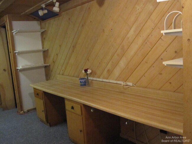 Building Photo - 3238 Alpine Dr